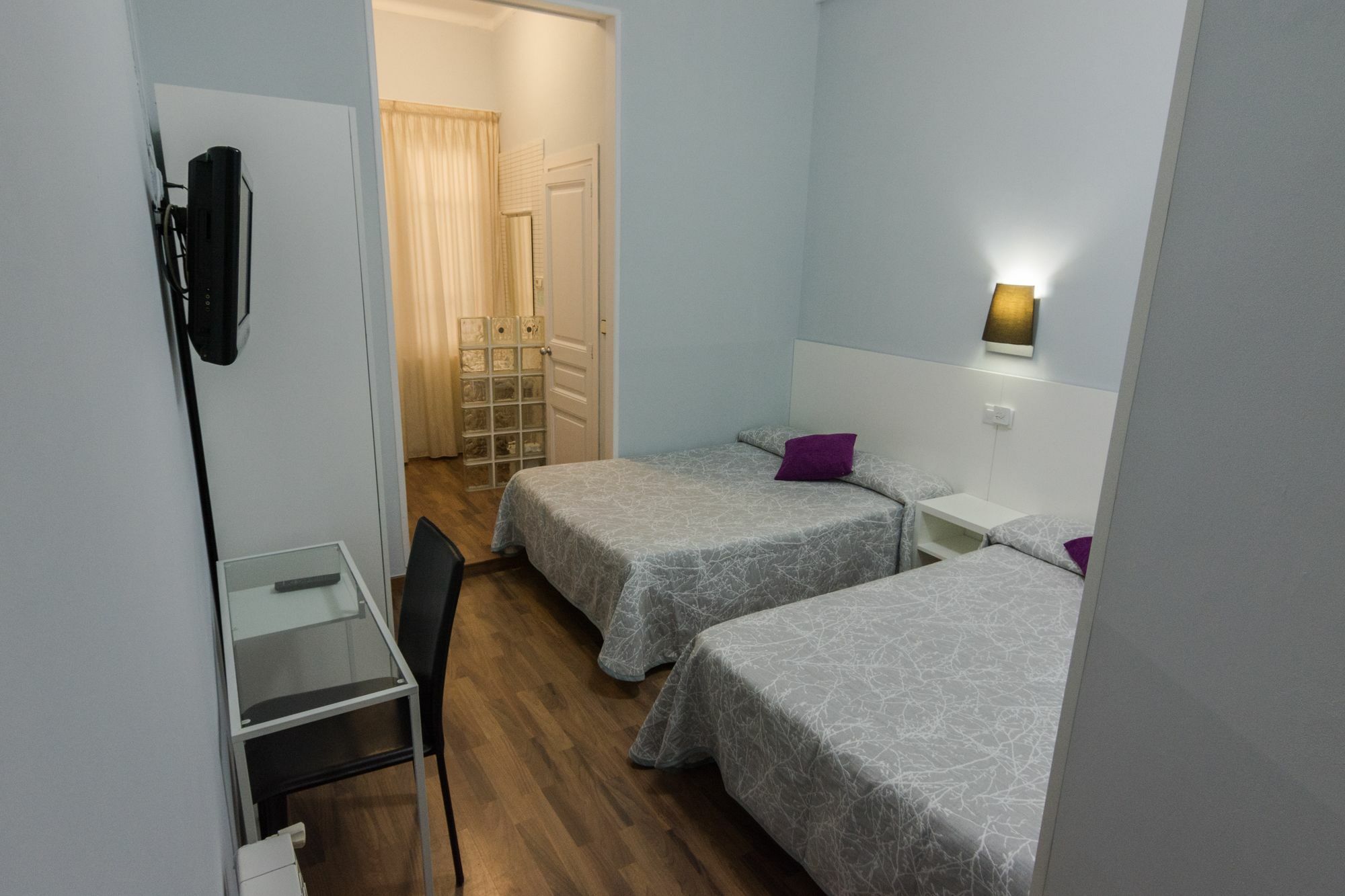 Hostal Lesseps Barcelona Ngoại thất bức ảnh