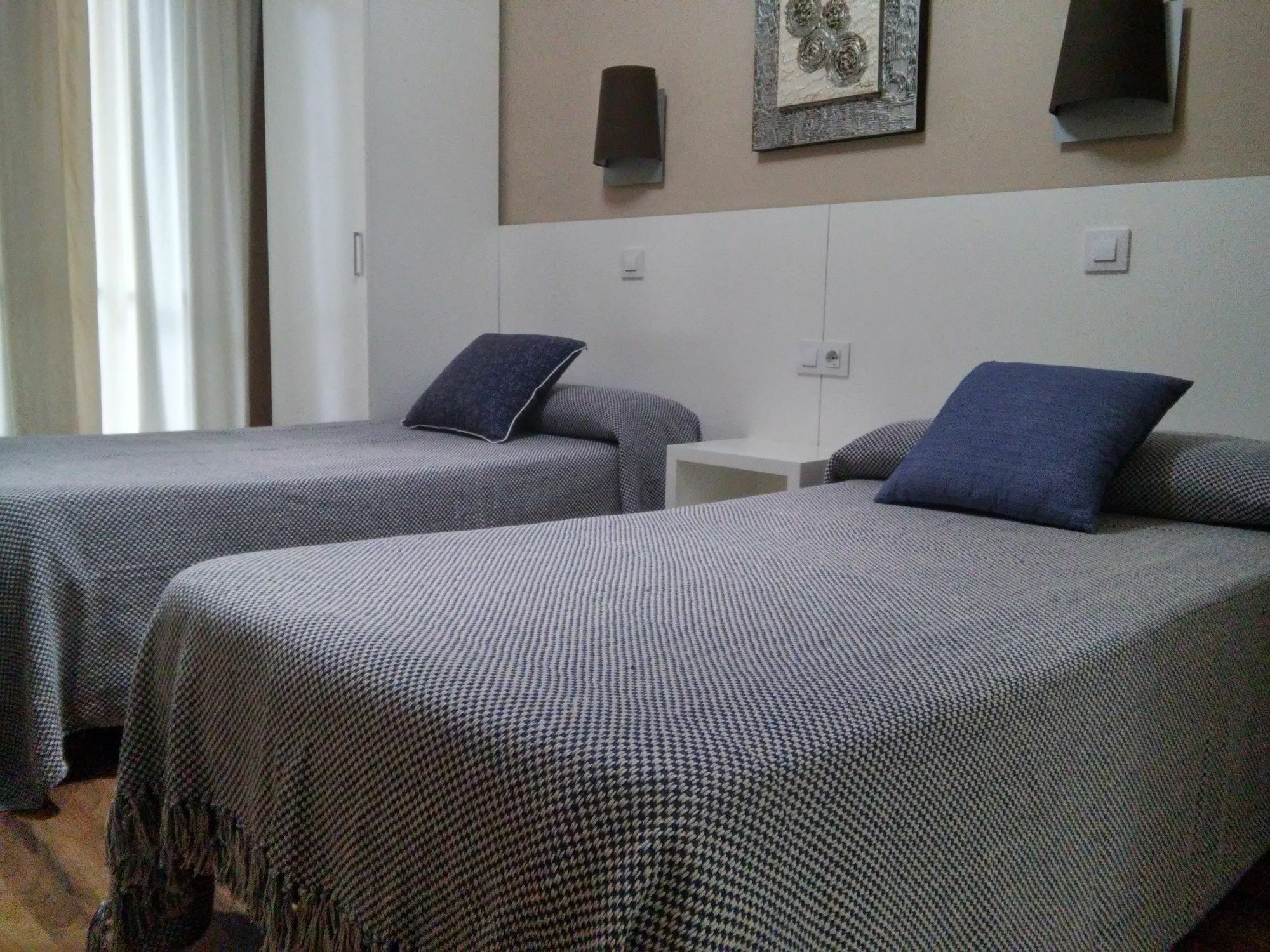 Hostal Lesseps Barcelona Ngoại thất bức ảnh