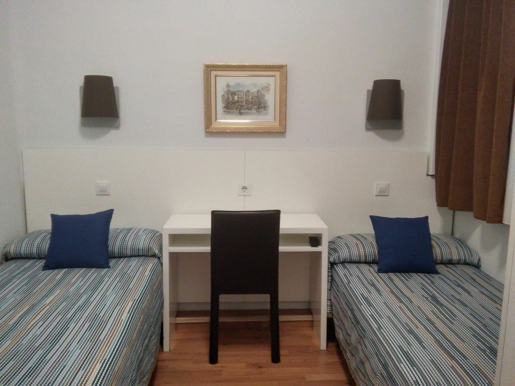 Hostal Lesseps Barcelona Ngoại thất bức ảnh