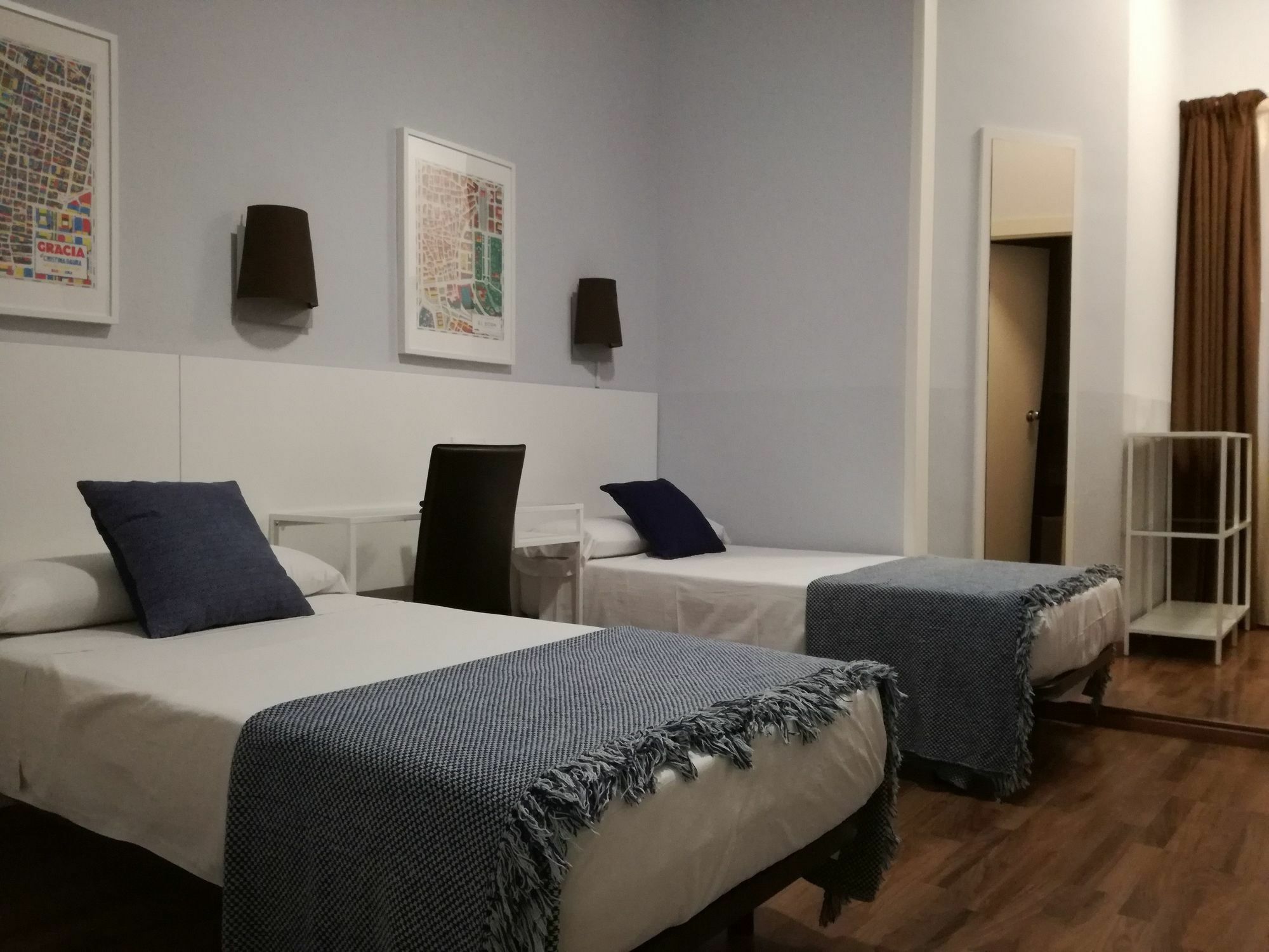 Hostal Lesseps Barcelona Ngoại thất bức ảnh