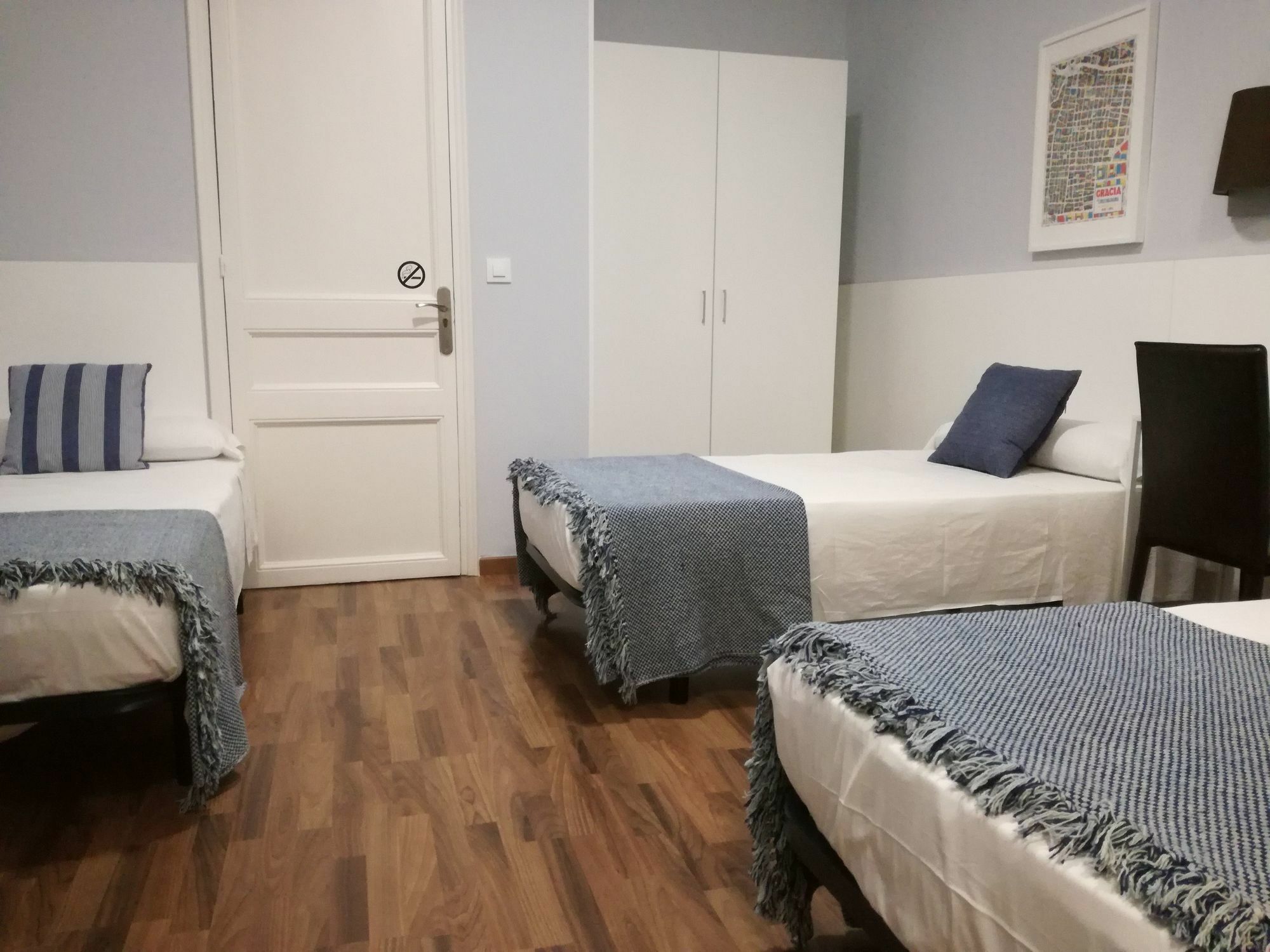 Hostal Lesseps Barcelona Ngoại thất bức ảnh