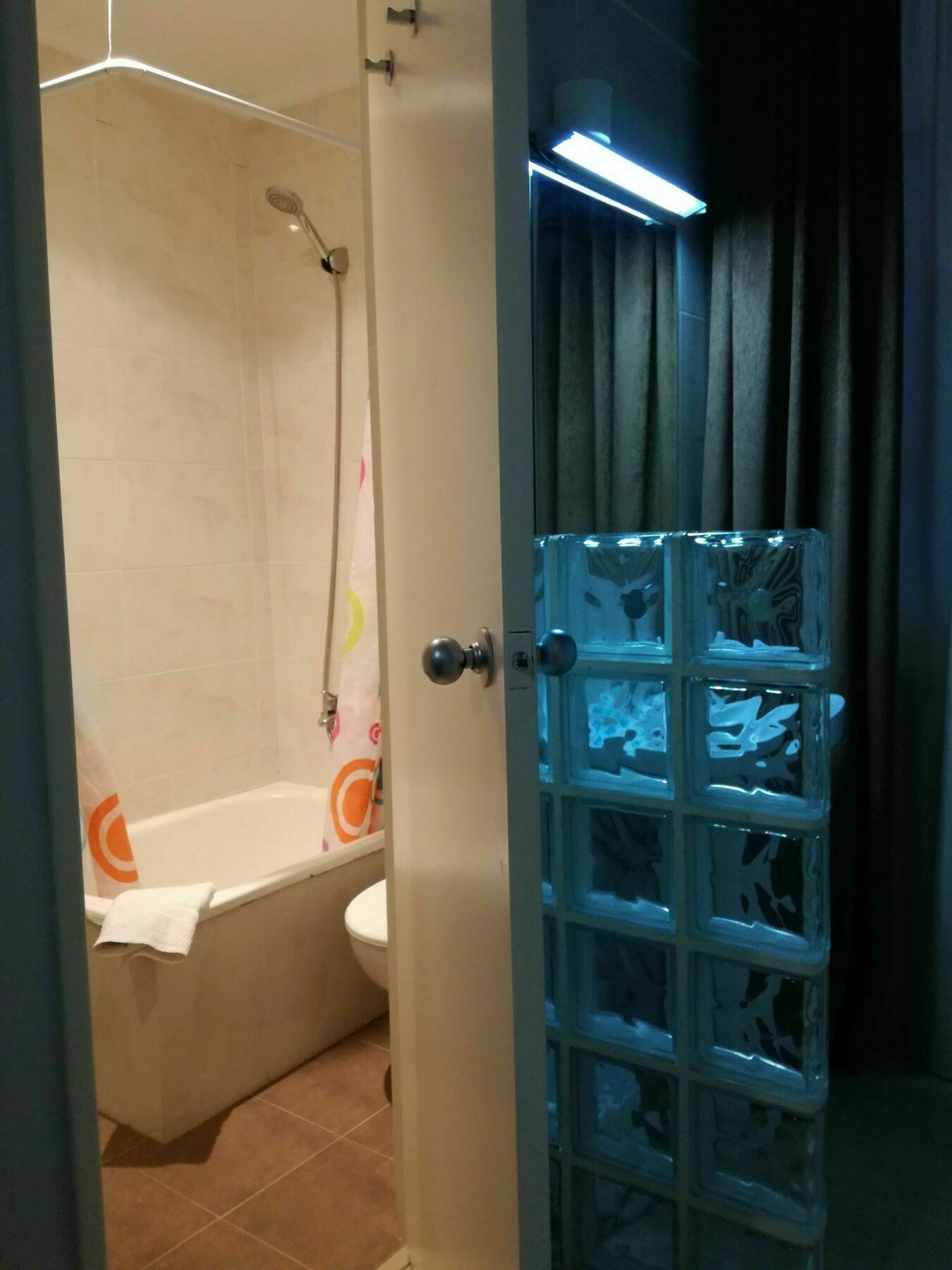 Hostal Lesseps Barcelona Ngoại thất bức ảnh