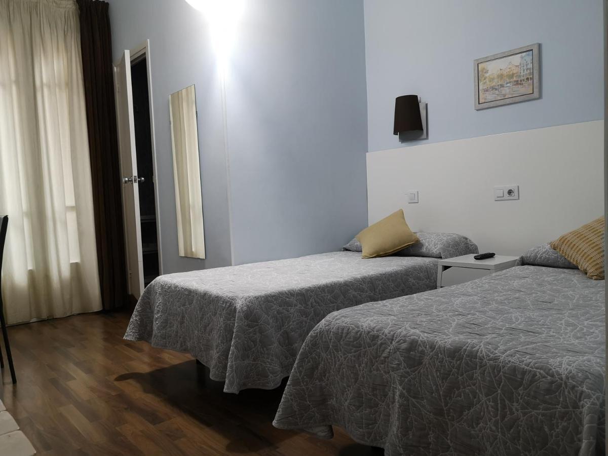 Hostal Lesseps Barcelona Ngoại thất bức ảnh