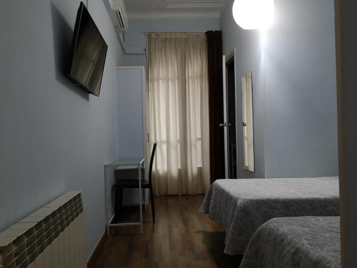 Hostal Lesseps Barcelona Ngoại thất bức ảnh