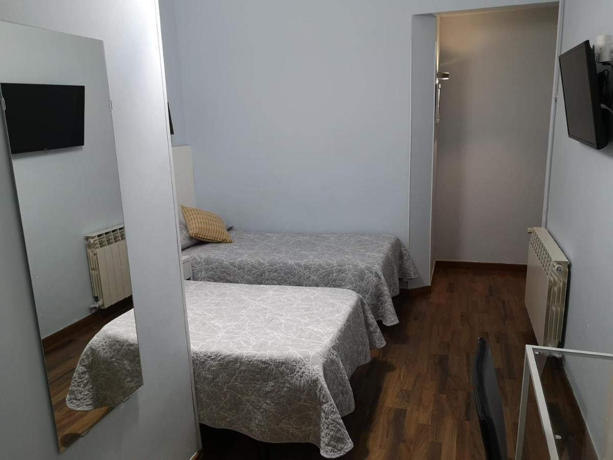 Hostal Lesseps Barcelona Ngoại thất bức ảnh